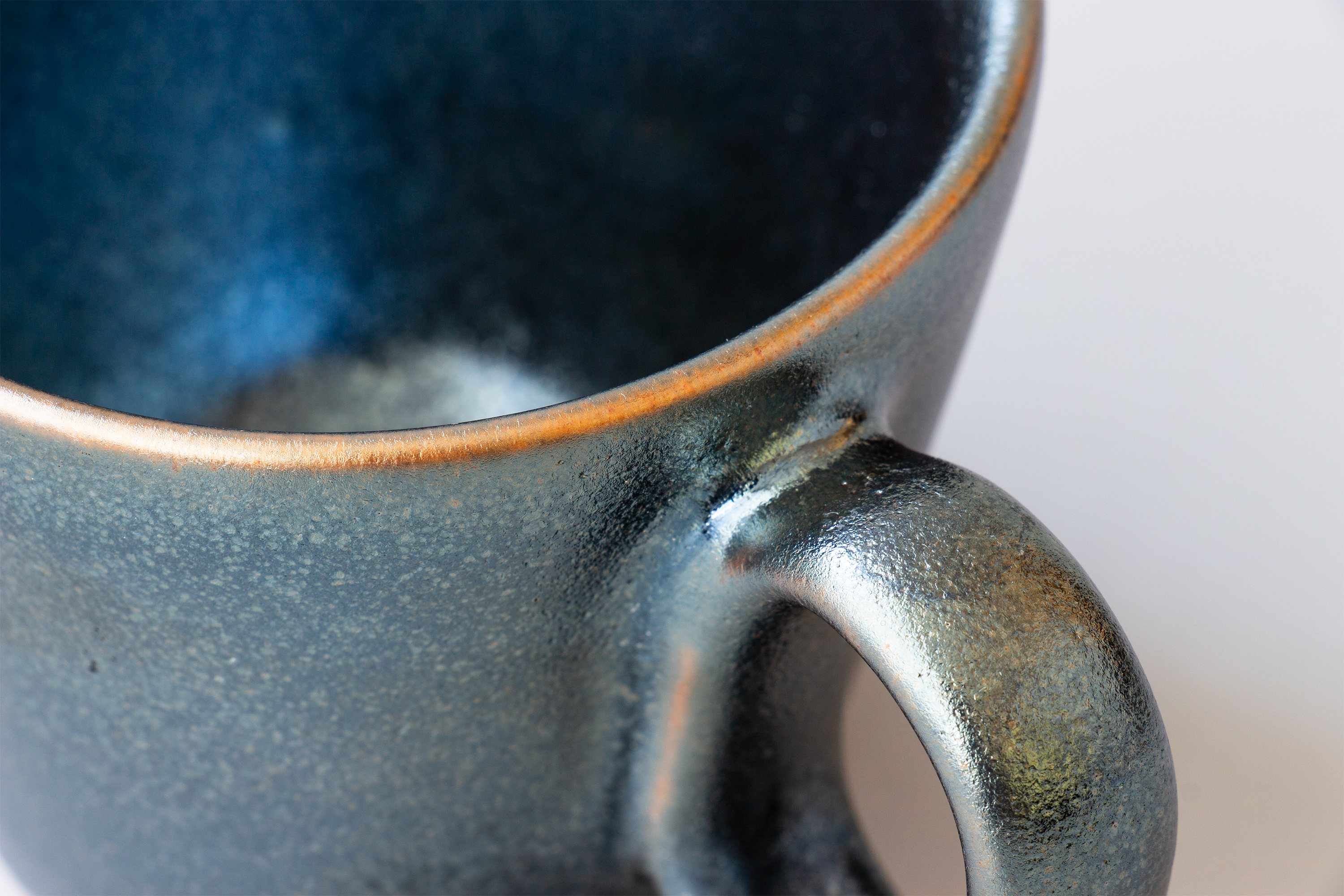 生涯を添い遂げるマグ 信楽焼 銀天目